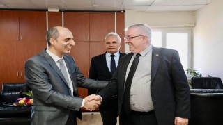 Edremit Belediye Başkanı Mehmet Ertaştan sağlık çalışanlarına tıp bayramı ziyareti