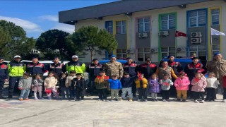 Ekipler miniklere jandarmayı tanıttı