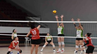 Elazığda okul sporlarında birincilik heyecanı