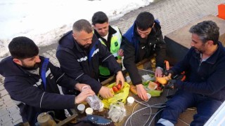 Elektrik arıza ekipleri iftarını arazide yaptı