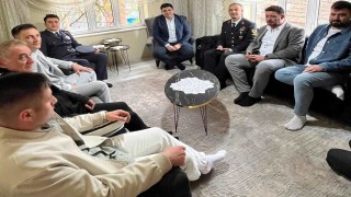 Emet Kaymakamı Seymandan şehit ailesine bayram ziyareti