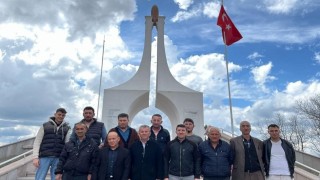 Emette köylülerden şehitlik ziyareti ve coşkulu bayram kutlaması