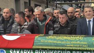 En acı bayram: Oğluna son görevini yapan baba yürekleri sızlattı