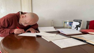 Engelleri kalemiyle aştı