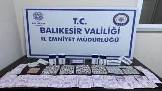 Erdekte şüpheli şahıstan çok sayıda uyuşturucu hap ele geçirildi