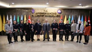 Erol, 8 Mart Dünya Kadınlar Gününde kadın personelleri unutmadı