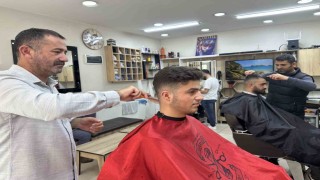 Erzincanda berberlerde bayram yoğunluğu yaşanıyor