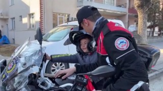 Erzincanda çocuk yunus polisleriyle buluştu