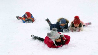 Erzincanda okullar 1 gün daha tatil edildi