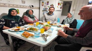 Erzurumda 4 kuşak aileler iftarda buluşturuldu