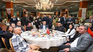 Esenyurt Başkan Vekili Aksoy belediye personelleriyle iftarda buluştu