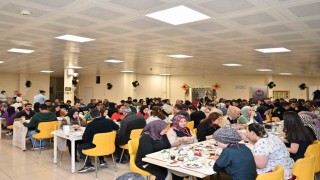 Esenyurt Başkan Vekili Aksoy, sağlık çalışanlarıyla iftarda buluştu