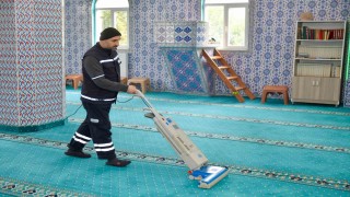 Esenyurt Belediyesinden camilerde bayram temizliği