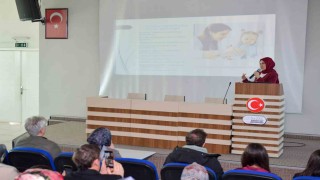 Esenyurtta ailelere dil ve konuşma gelişimi semineri