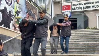 Esenyurtta ilginç soygun: Polis olduklarını söyleyerek 1,7 milyon liralık top kumaşı gasp ettiler