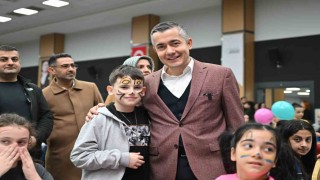 Esenyurtta yüzlerce çocuk aynı iftar sofrasında buluştu