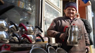 Eski mutfak eşyalarına 80lik usta ikinci baharını yaşatıyor