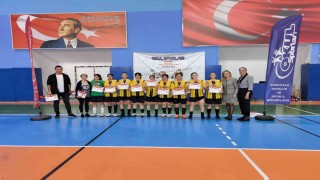 Eskişehirin kız futsal takımı bölge şampiyonu oldu