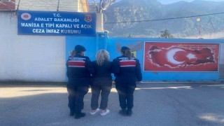 Evinde uyuşturucu maddelerle yakalanan kadın tutuklandı