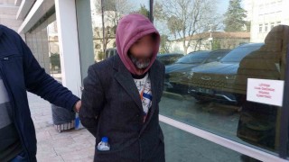 Evine iftara gittiği ikiz kardeşini bıçakladı