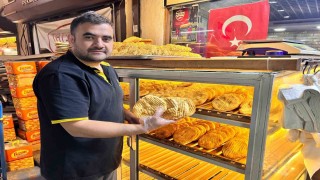 Fırınlarda Ramazan mesaisi sürüyor: Maraş çöreğine yoğun talep