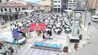 Galatasaraylı taraftarlardan geleneksel iftar organizasyonu