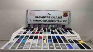 Gaziantepte 2 milyon TL değerinde kaçak telefon ele geçirildi: 2 gözaltı