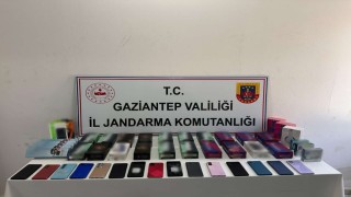 Gaziantepte 2 milyon TL değerinde kaçak telefon ve saat ele geçirildi: 2 gözaltı