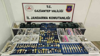 Gaziantepte 3 milyon TL değerinde kaçak taklit saat ele geçirildi
