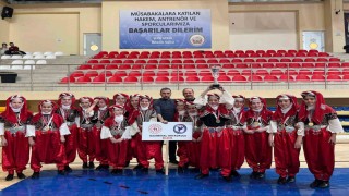 Gazimihal Ortaokulu Halk Oyunları Ekibi, il birincisi oldu