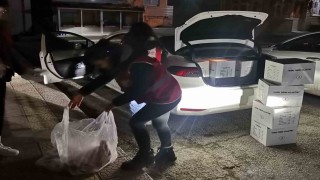 Gedizde Genç Kızılaydan gıda ve nakit yardımı