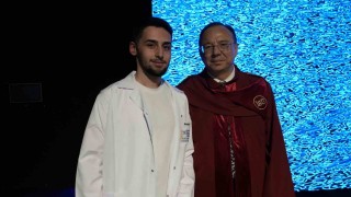 Geleceğin doktorları beyaz önlüklerini giydi