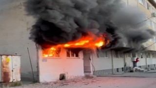 Geliboluda alevlere teslim olan ev kullanılamaz hale geldi
