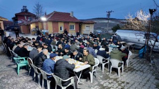 Gemiçli yörükler ve misafirleri iftarda bir araya geldi
