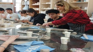 Genç tıpçılar Büyükşehir Sanat Merkezinde seramikle buluştu