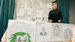 Genç yetenek, yaptığı resimlerle hayran bırakıyor