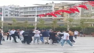 Gençlerin kavgası ortalığı karıştırdı: 1 yaralı