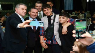Gençlik ve Spor Bakanı Aşkın Bak: Gençlerin emrindeyiz