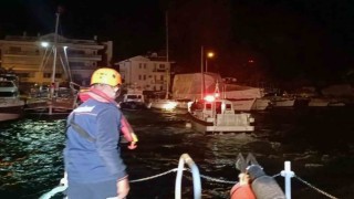 Göcek açıklarında sürüklenen tekneyi Kıyı Emniyet ekipleri kurtardı
