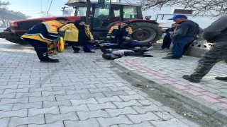 Gönende traktör ile motosiklet çarpıştı: 1 Yaralı
