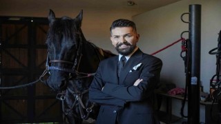 Gözlerinden etkilendi klibinde oynattığı atı satın aldı