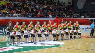 Göztepe Voleybol, yarı finale galibiyetle başladı