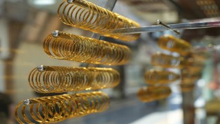 Gram Altın Haftanın Yatırım Gözdesi Oldu: Borsa Sert Düştü, Dolar ve Euro Değer Kazandı