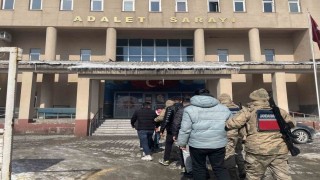 Hakkari jandarması dolandırıcılık şebekesini çökertti: 5 gözaltı