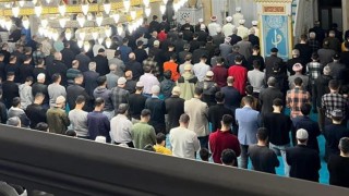 Hakkaride Osmanlıdan kalma bir gelenek olan Enderun Usulü teravih namazı kılındı