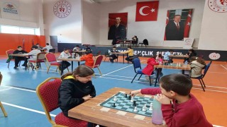 Hakkaride Satranç İl Şampiyonası heyecanı