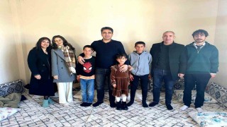 Hamur Kaymakamı Mahirden yetim ve öksüz çocuklara doğum günü sürprizi
