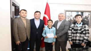 Harçlıklarını biriktirip Filistine bağışladılar