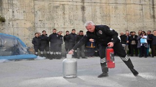 Hastane personeline uygulamalı yangın eğitimi