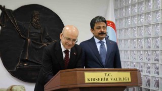 Hazine ve Maliye Bakanı Şimşek, Kırşehirde iş adamlarıyla buluştu